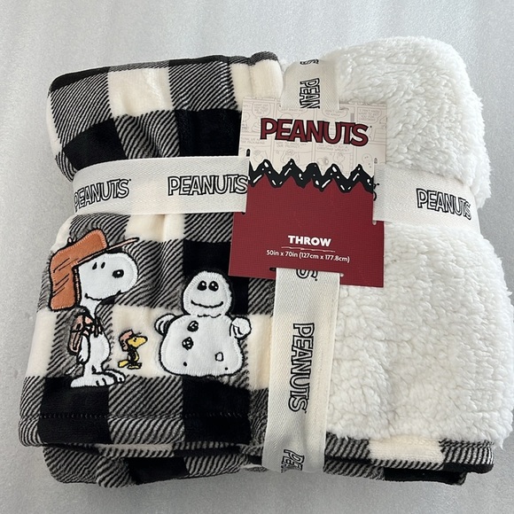 🆕 Peanuts Snoopy Plush Throw Blanket Woodstock Black/Cream 50”x70” - Picture 1 of 4